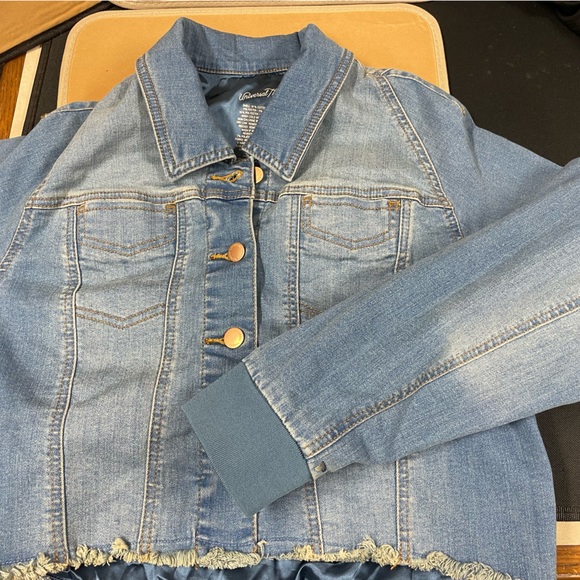 Jean jacket - Picture 8 of 15